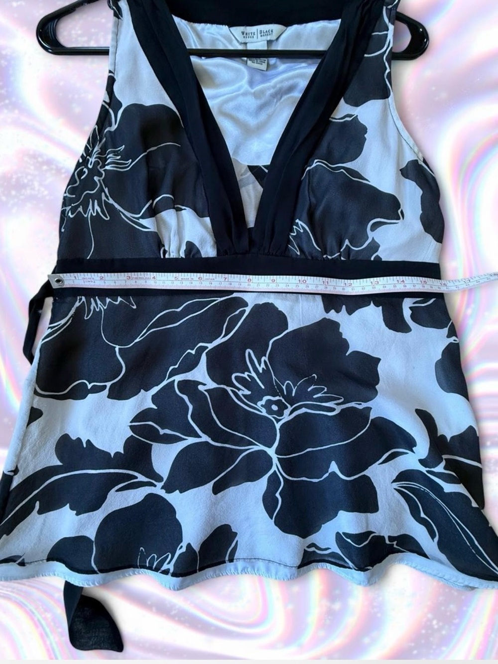 White & Black Floral V-Neck Sleeveless Top by White House Black Market - Picture 5 of 8